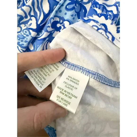 Lilly Pulitzer Blue Tang Flocking Fabulous Floral Rivera Smocked Romper Size Sma - Picture 4 of 5